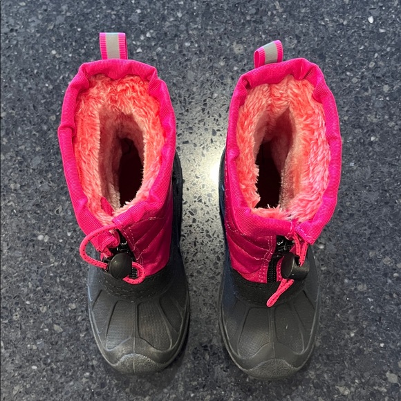 Kids Waterproof Snow Boots in Pink and Black - Picture 4 of 7